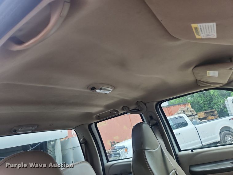 image for item LX9567 2003 Ford F550 Super Duty XL  Crew Cab utility / service truck