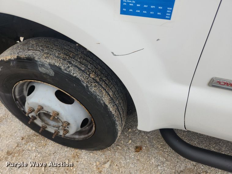 image for item LX9567 2003 Ford F550 Super Duty XL  Crew Cab utility / service truck