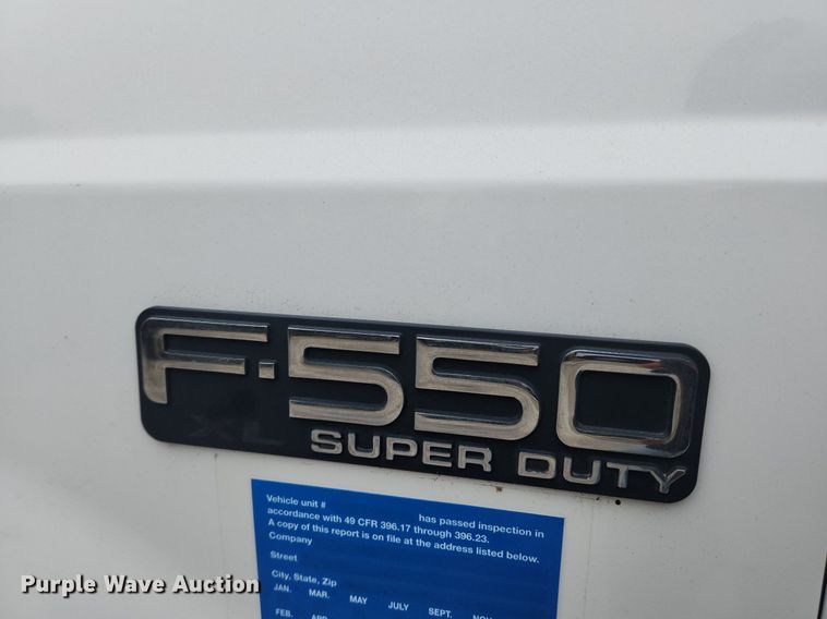 image for item LX9567 2003 Ford F550 Super Duty XL  Crew Cab utility / service truck