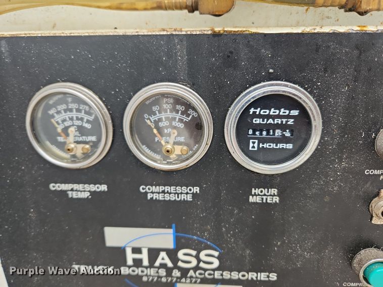 image for item LX9567 2003 Ford F550 Super Duty XL  Crew Cab utility / service truck