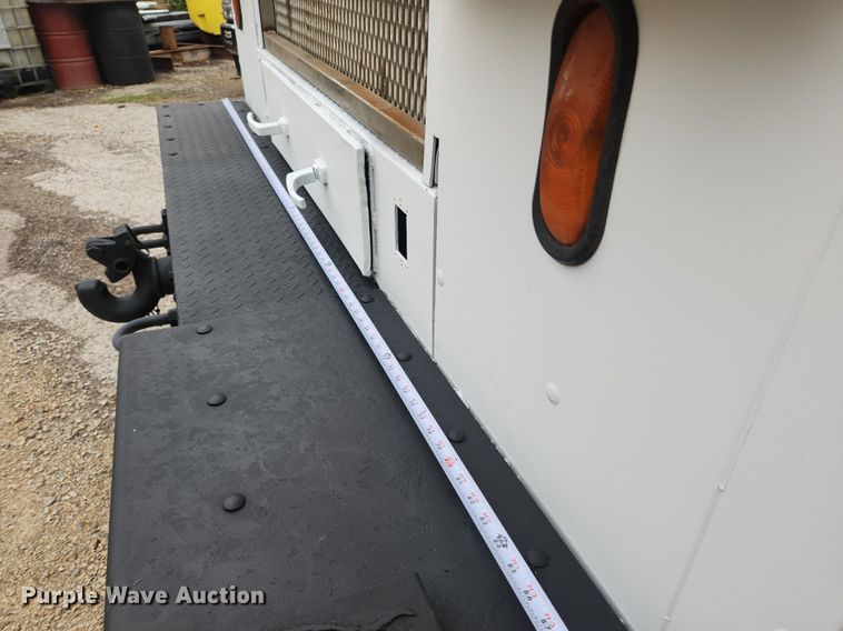 image for item LX9567 2003 Ford F550 Super Duty XL  Crew Cab utility / service truck