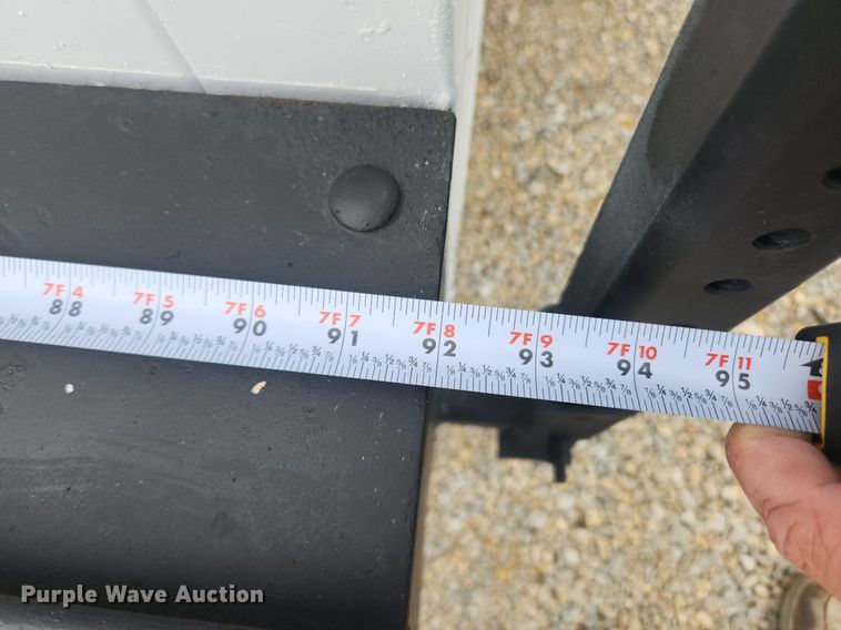 image for item LX9567 2003 Ford F550 Super Duty XL  Crew Cab utility / service truck