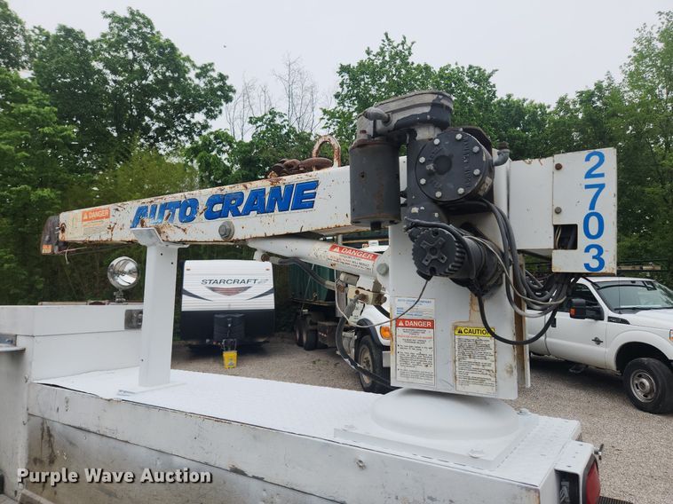 image for item LX9567 2003 Ford F550 Super Duty XL  Crew Cab utility / service truck