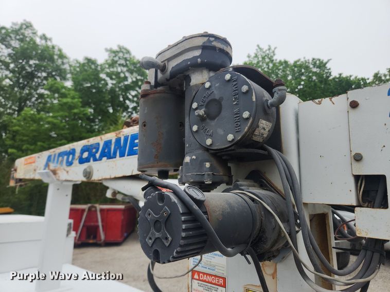 image for item LX9567 2003 Ford F550 Super Duty XL  Crew Cab utility / service truck