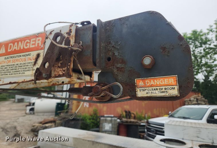 image for item LX9567 2003 Ford F550 Super Duty XL  Crew Cab utility / service truck