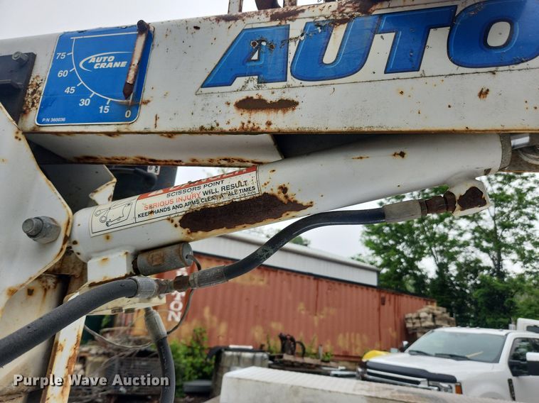 image for item LX9567 2003 Ford F550 Super Duty XL  Crew Cab utility / service truck