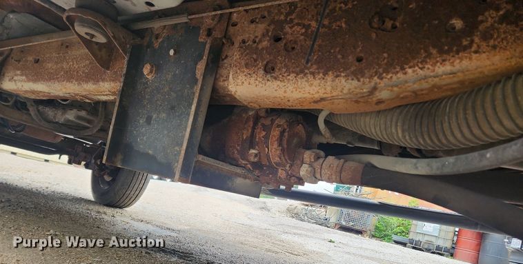 image for item LX9567 2003 Ford F550 Super Duty XL  Crew Cab utility / service truck