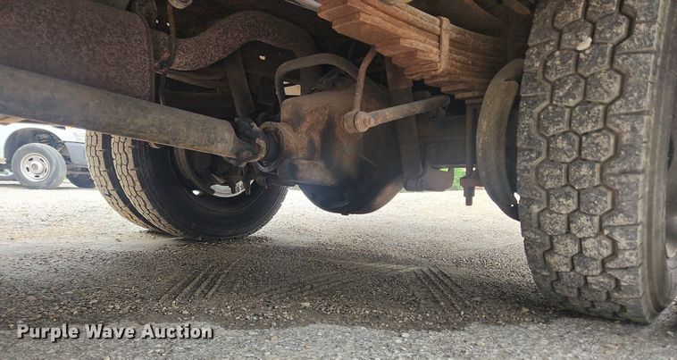 image for item LX9567 2003 Ford F550 Super Duty XL  Crew Cab utility / service truck