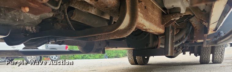 image for item LX9567 2003 Ford F550 Super Duty XL  Crew Cab utility / service truck