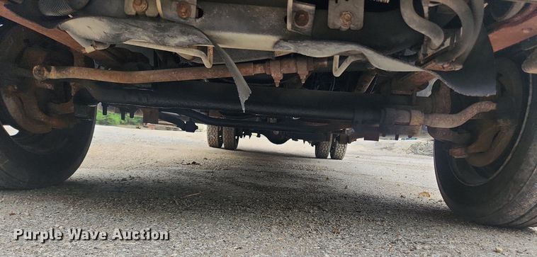 image for item LX9567 2003 Ford F550 Super Duty XL  Crew Cab utility / service truck