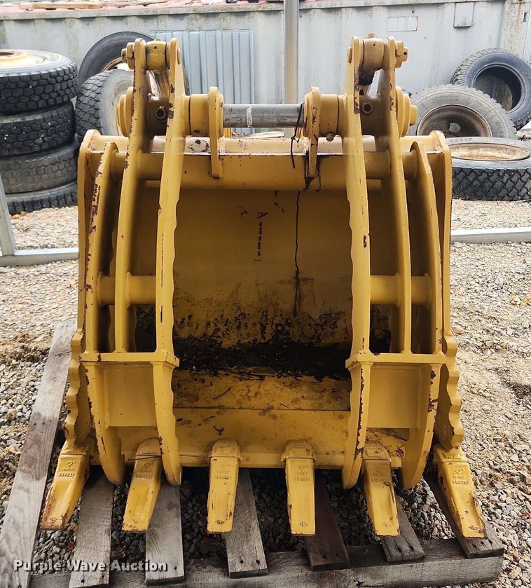 image for item LX9570 Emaq TB-CAT312  excavator grapple bucket