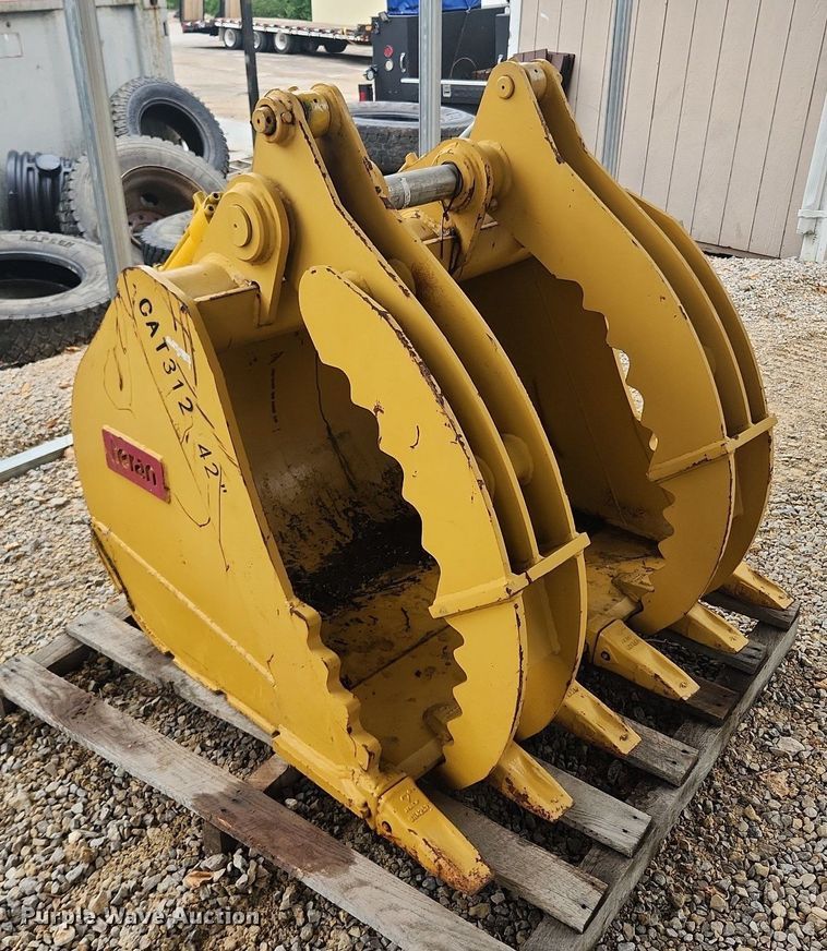 image for item LX9570 Emaq TB-CAT312  excavator grapple bucket