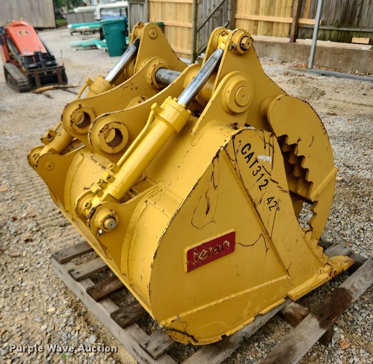 image for item LX9570 Emaq TB-CAT312  excavator grapple bucket