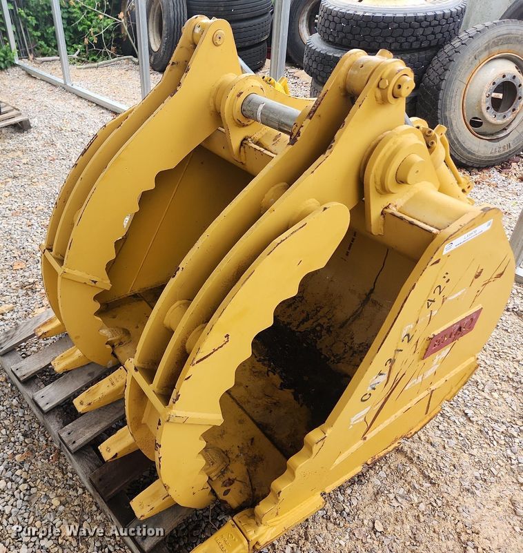 image for item LX9570 Emaq TB-CAT312  excavator grapple bucket