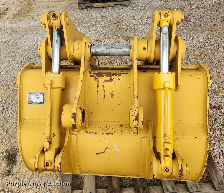 image for item LX9570 Emaq TB-CAT312  excavator grapple bucket