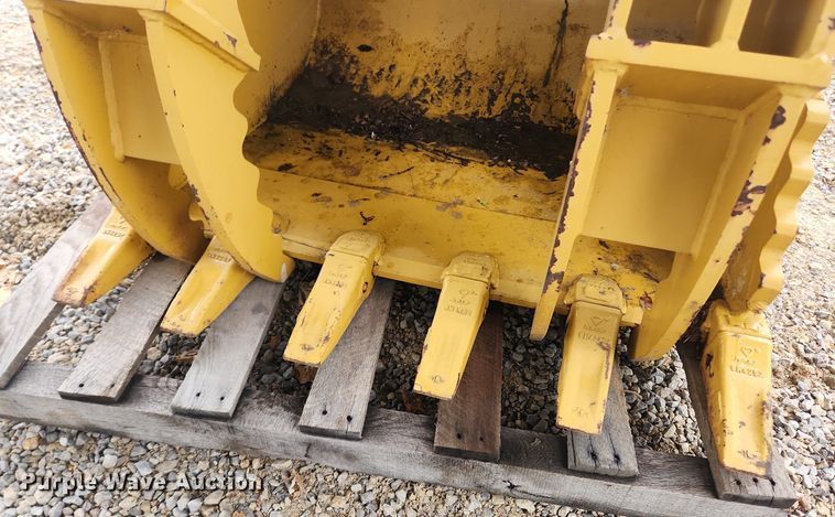 image for item LX9570 Emaq TB-CAT312  excavator grapple bucket