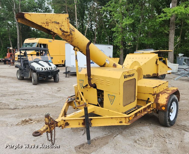 image for item LX9573 Vermeer 1600A  wood chipper
