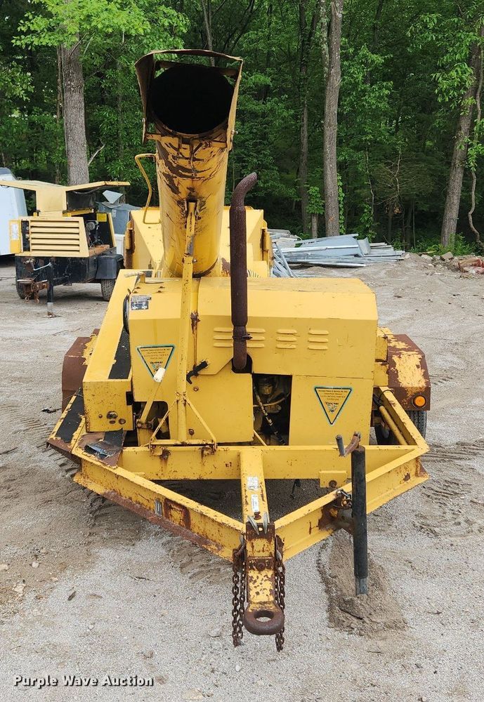 image for item LX9573 Vermeer 1600A  wood chipper