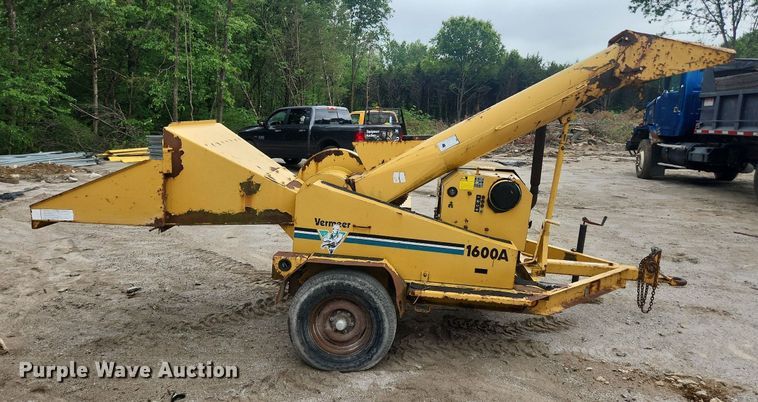 image for item LX9573 Vermeer 1600A  wood chipper