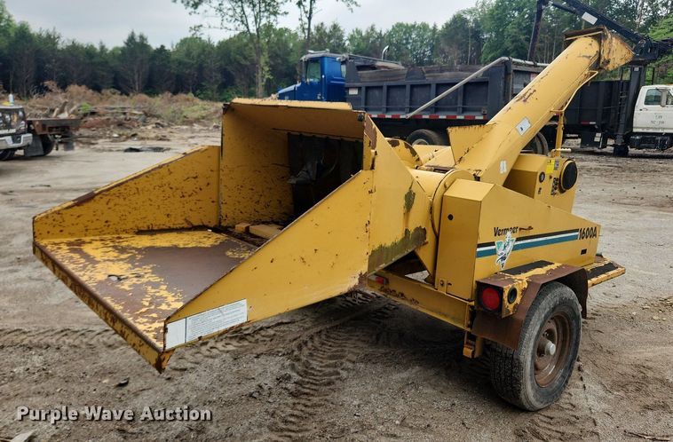 image for item LX9573 Vermeer 1600A  wood chipper