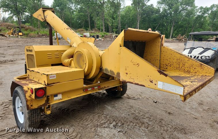 image for item LX9573 Vermeer 1600A  wood chipper