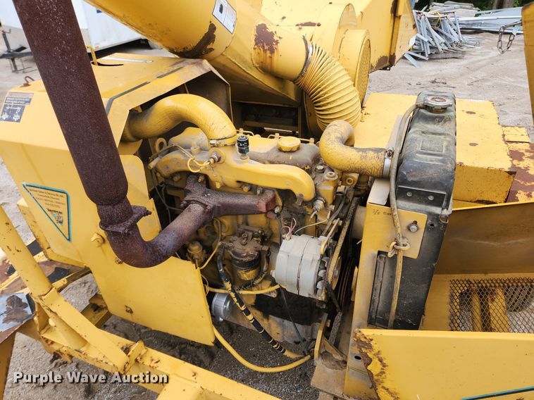 image for item LX9573 Vermeer 1600A  wood chipper