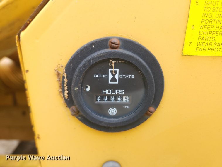 image for item LX9573 Vermeer 1600A  wood chipper