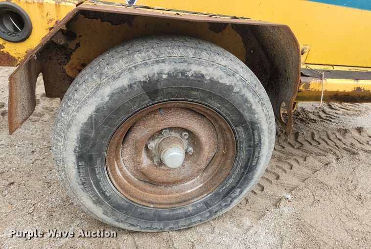 image for item LX9573 Vermeer 1600A  wood chipper