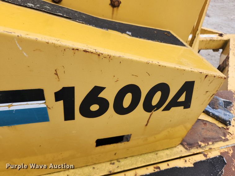 image for item LX9573 Vermeer 1600A  wood chipper