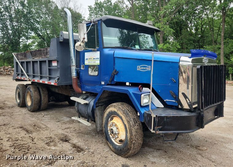 image for item LX9574 1994 White GMC Autocar  dump truck