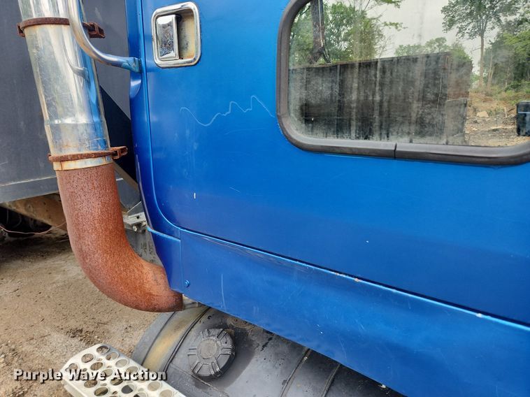 image for item LX9574 1994 White GMC Autocar  dump truck