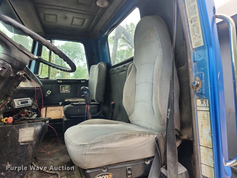 image for item LX9574 1994 White GMC Autocar  dump truck