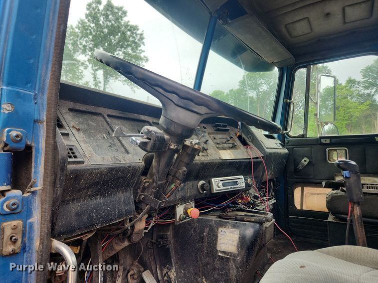 image for item LX9574 1994 White GMC Autocar  dump truck