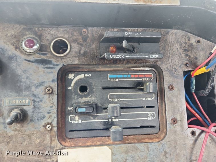 image for item LX9574 1994 White GMC Autocar  dump truck