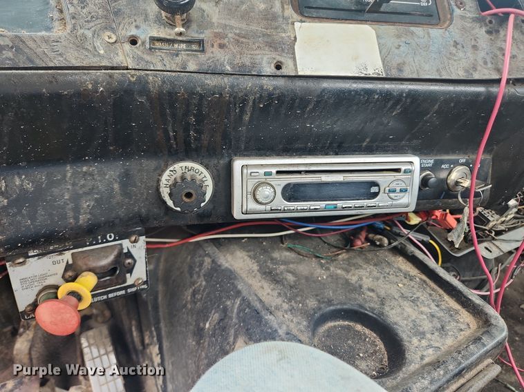 image for item LX9574 1994 White GMC Autocar  dump truck