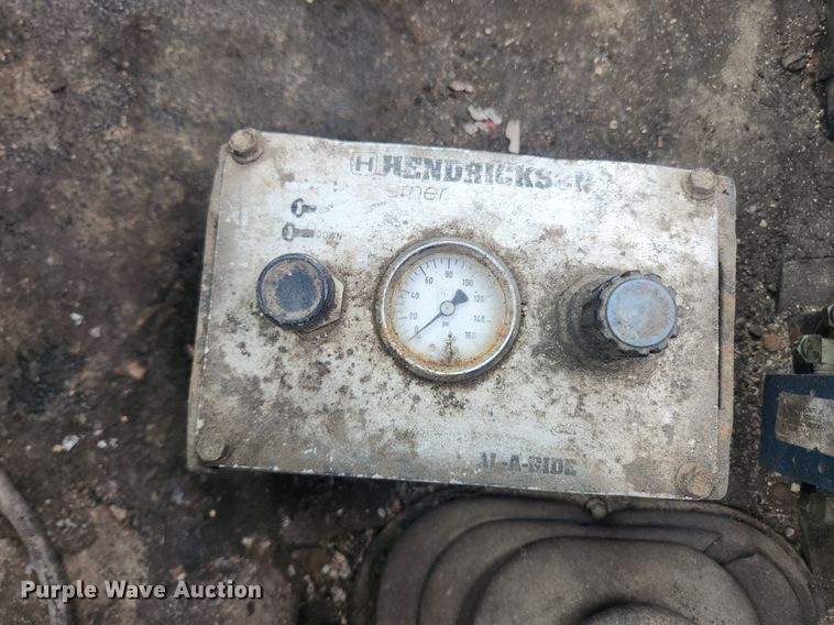 image for item LX9574 1994 White GMC Autocar  dump truck