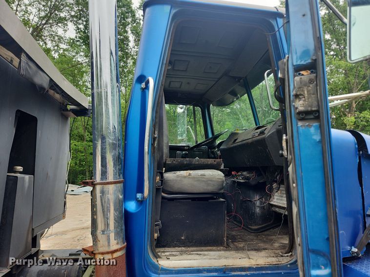 image for item LX9574 1994 White GMC Autocar  dump truck