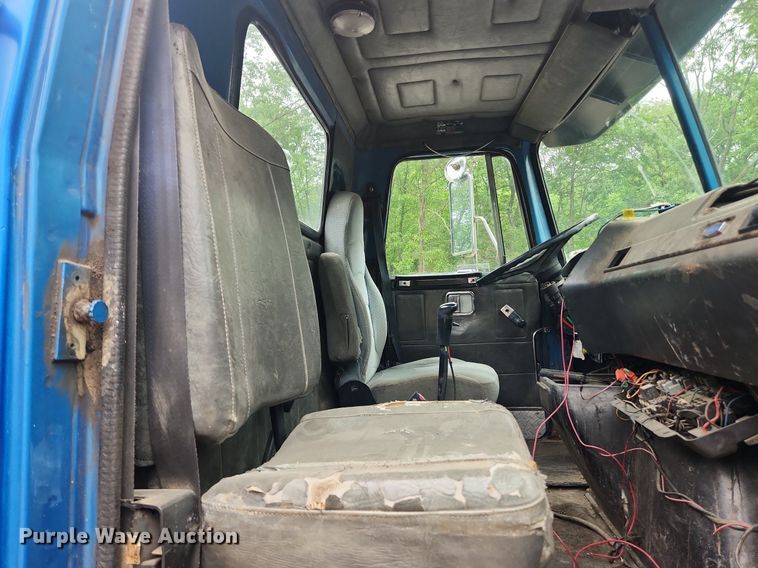 image for item LX9574 1994 White GMC Autocar  dump truck