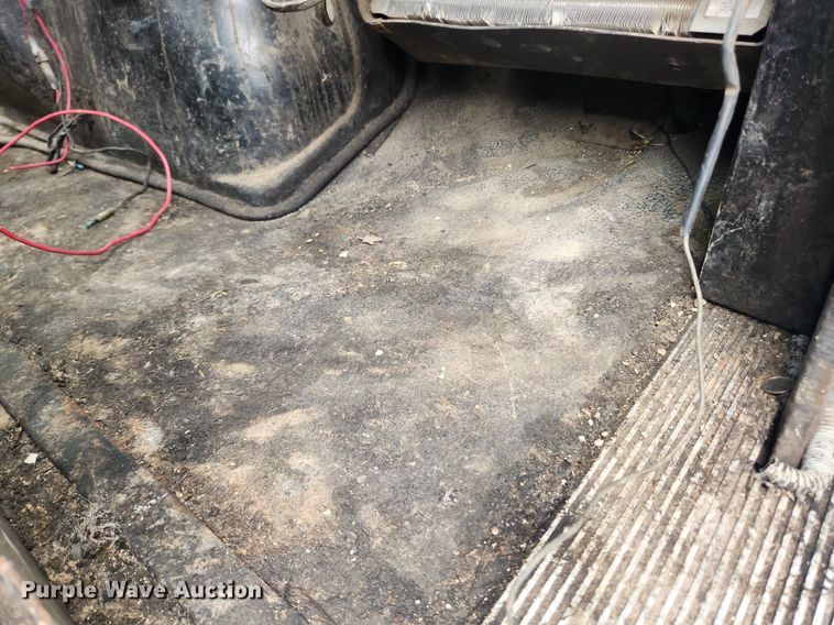 image for item LX9574 1994 White GMC Autocar  dump truck