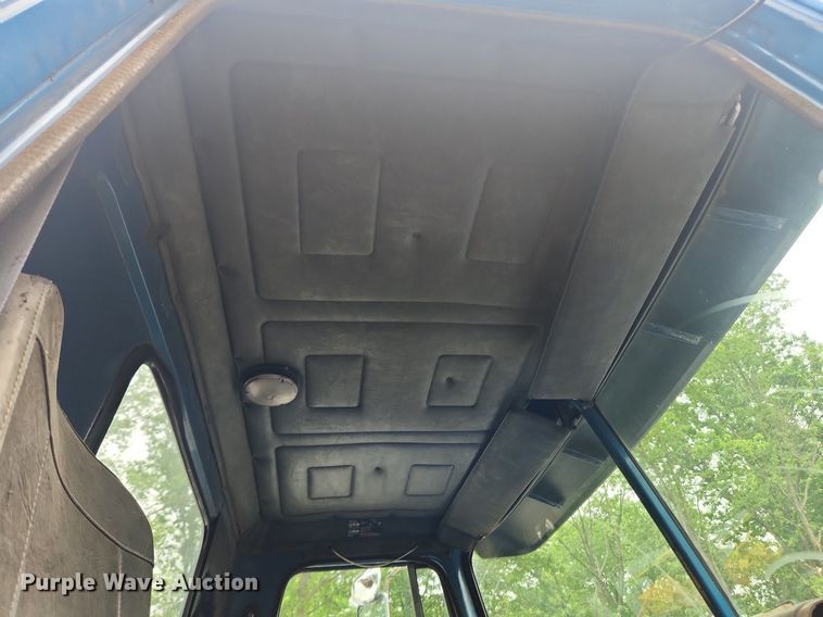 image for item LX9574 1994 White GMC Autocar  dump truck