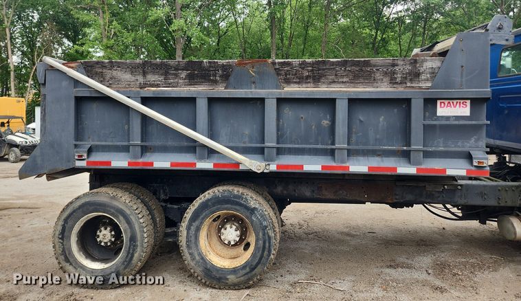 image for item LX9574 1994 White GMC Autocar  dump truck