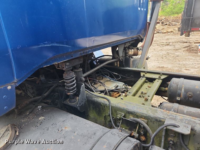 image for item LX9574 1994 White GMC Autocar  dump truck