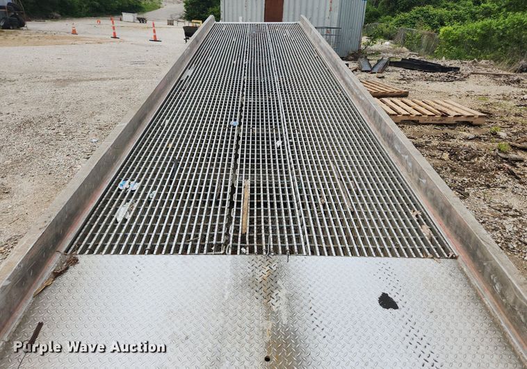 image for item LX9578 B+P Manufacturing  aluminum loading ramp