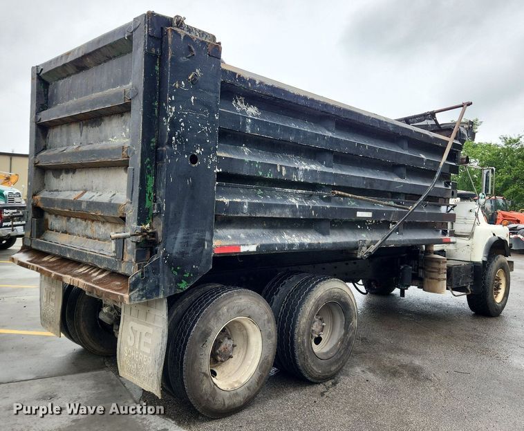 image for item LX9579 1999 Mack DM690S  dump truck