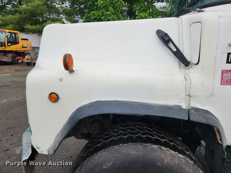 image for item LX9579 1999 Mack DM690S  dump truck