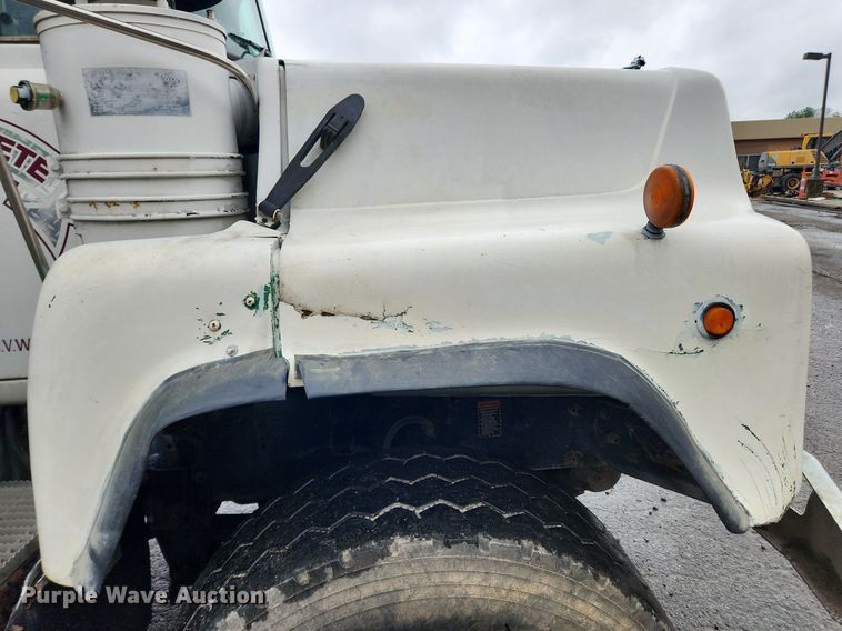 image for item LX9579 1999 Mack DM690S  dump truck