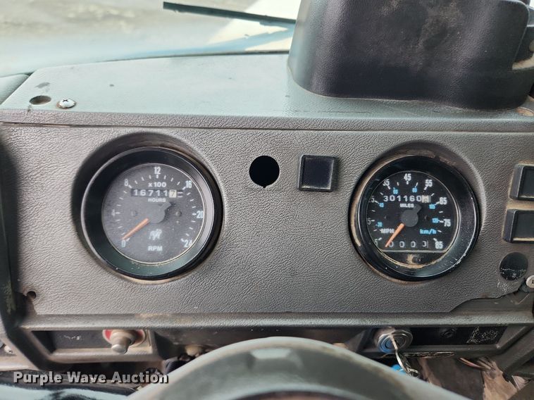 image for item LX9579 1999 Mack DM690S  dump truck