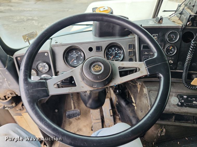 image for item LX9579 1999 Mack DM690S  dump truck