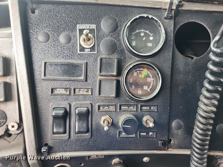 image for item LX9579 1999 Mack DM690S  dump truck