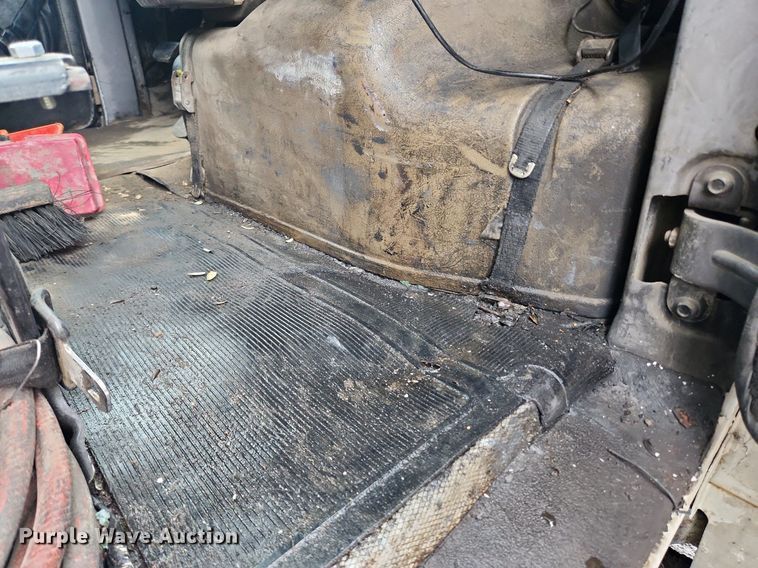 image for item LX9579 1999 Mack DM690S  dump truck